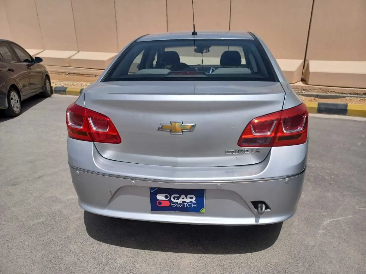 Car image 6