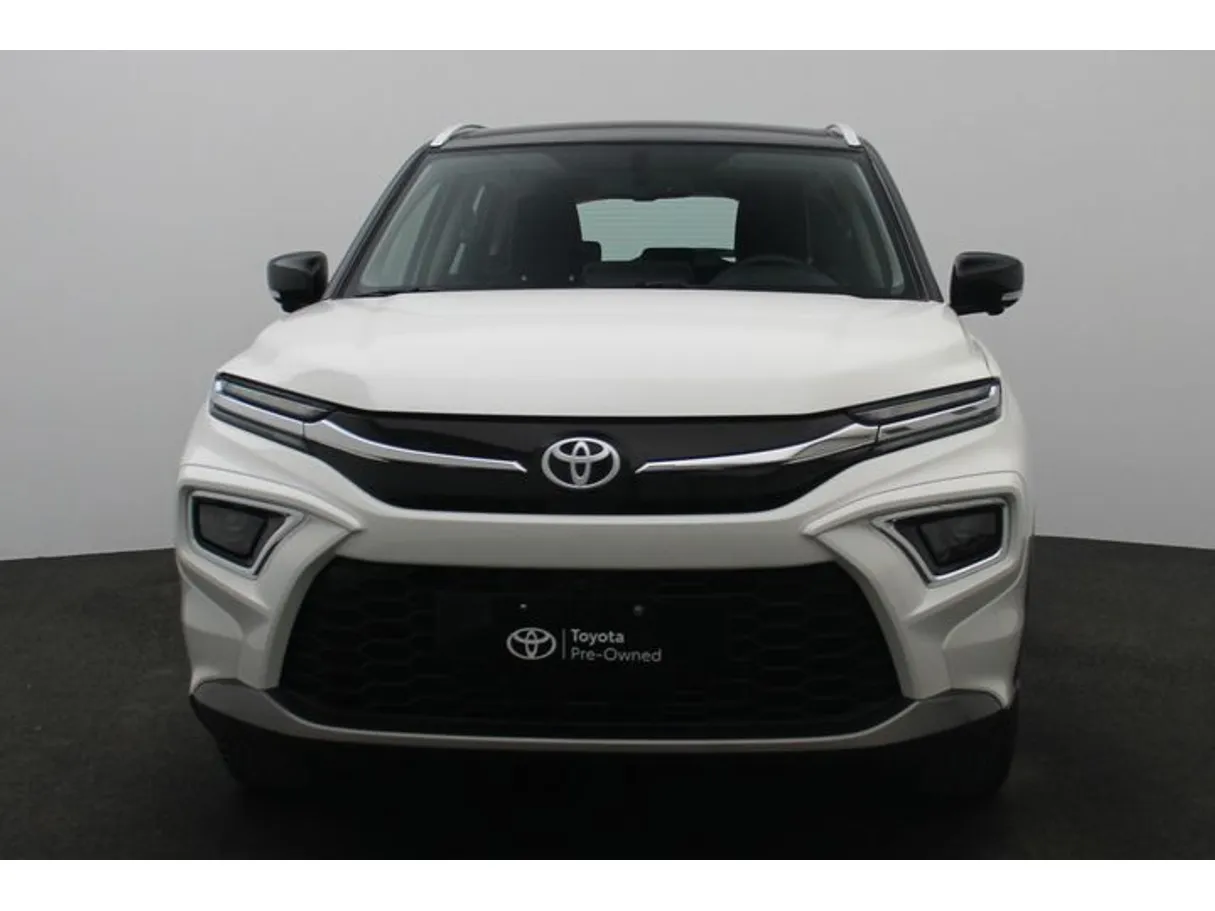 Car image 11