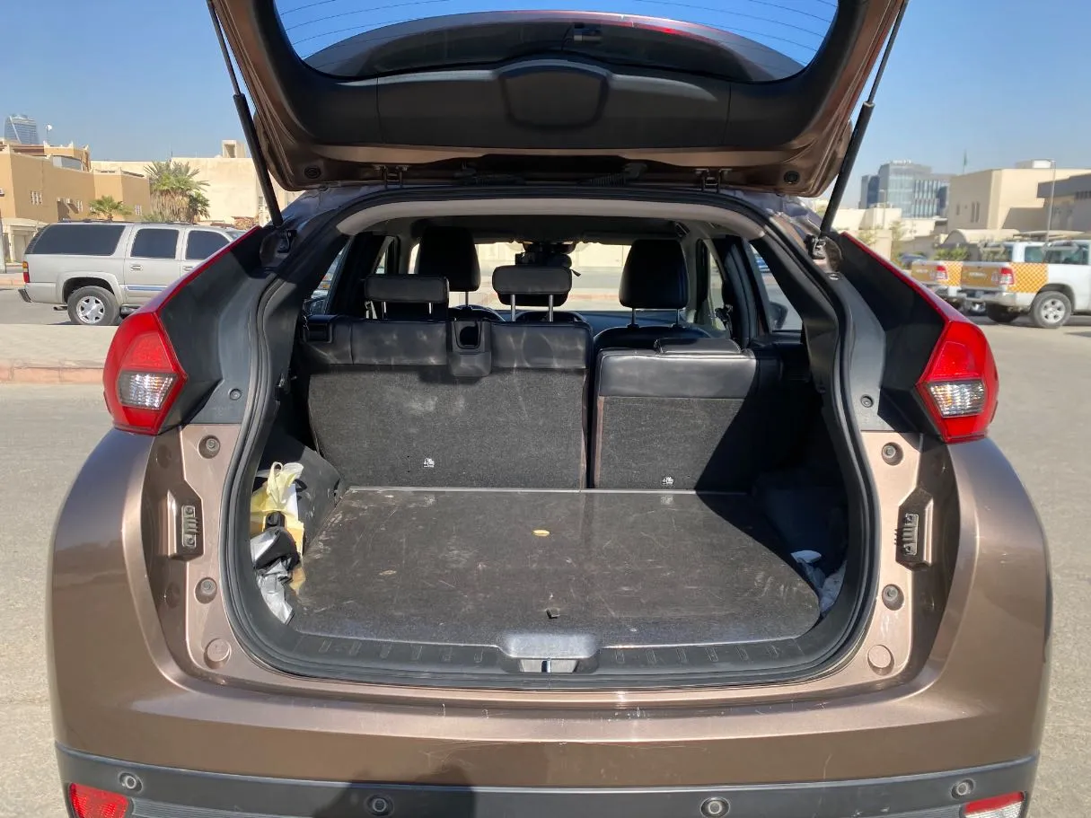 Car image 21
