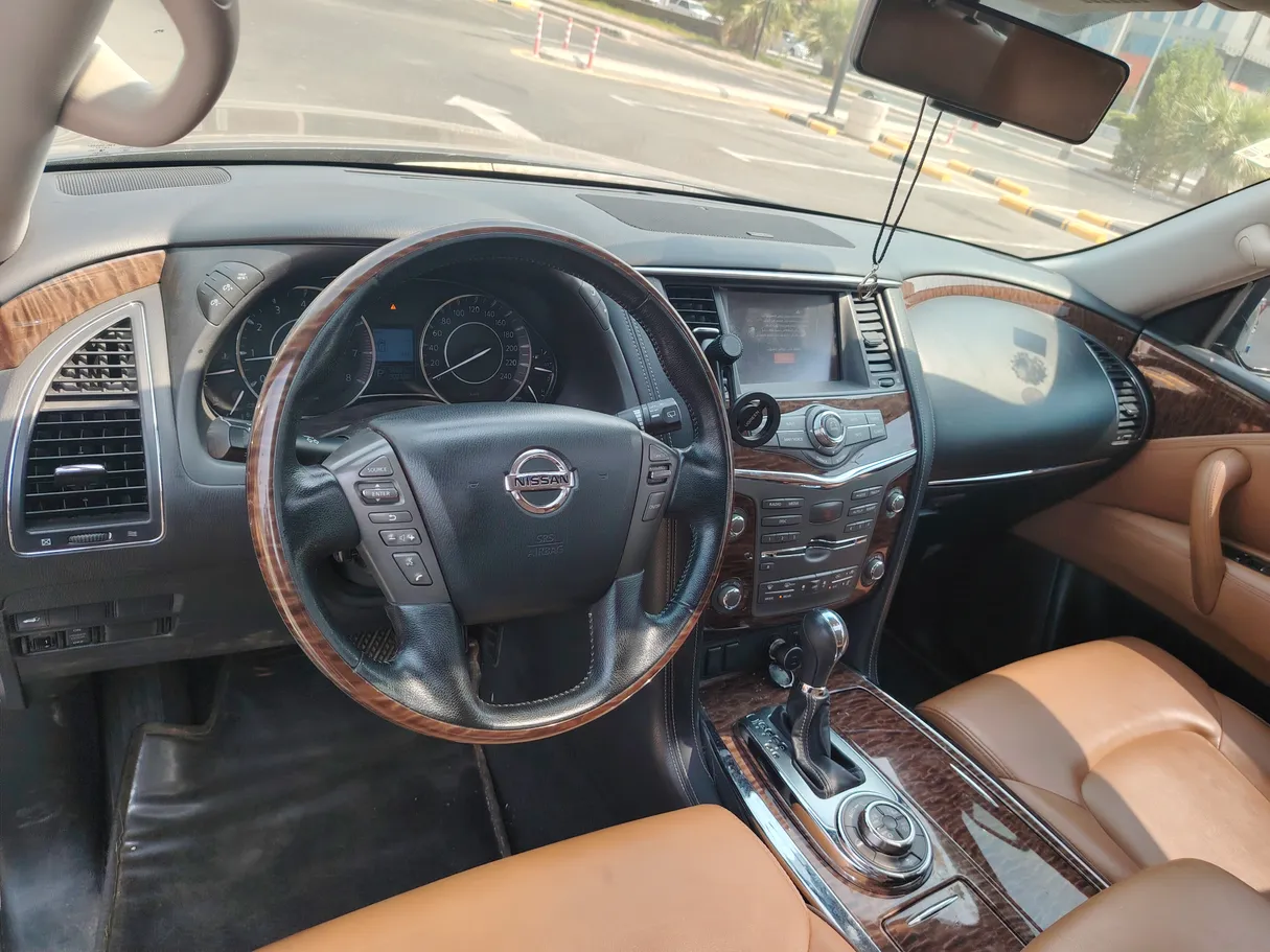 Car image 13