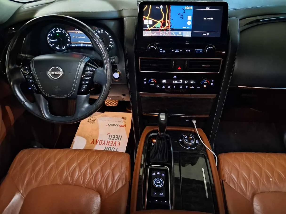 Car image 16