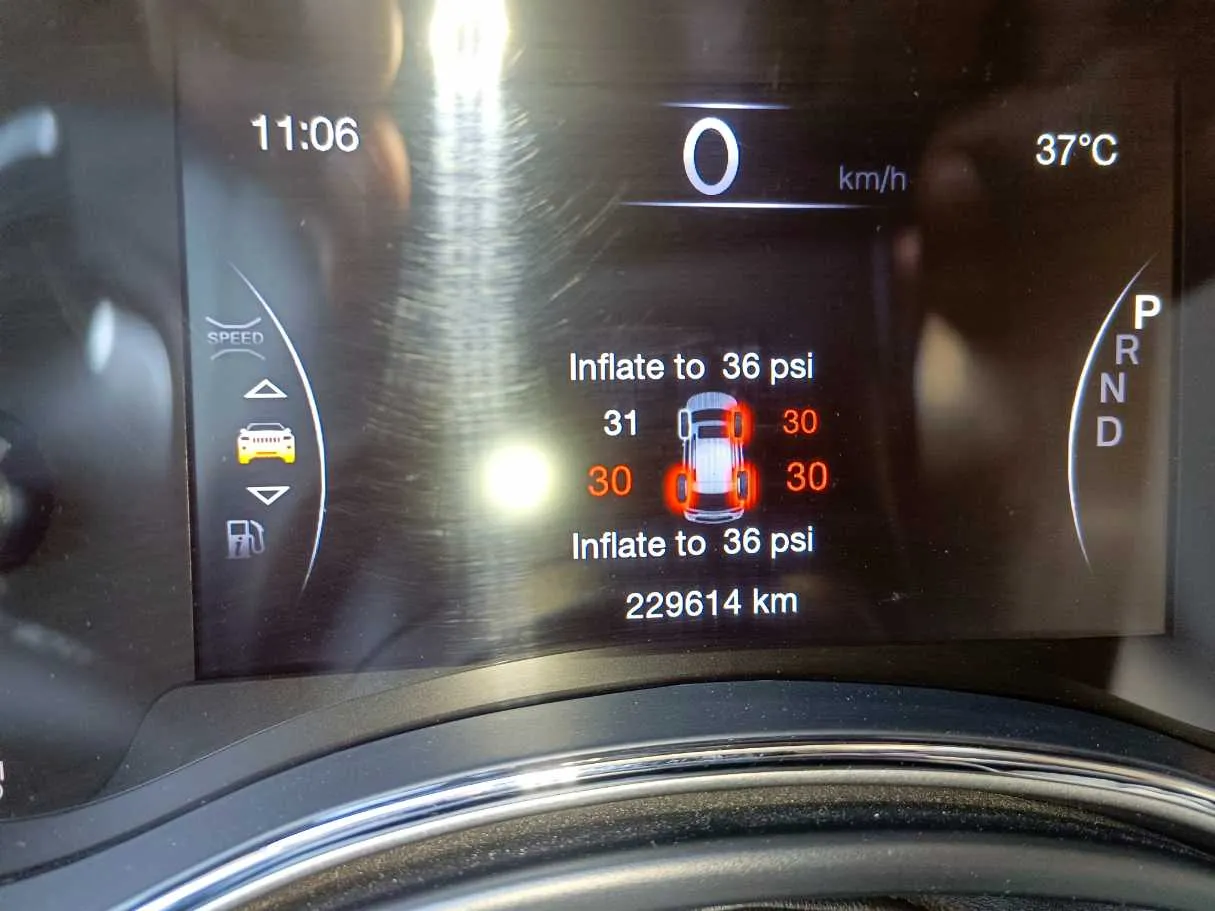 Car image 26