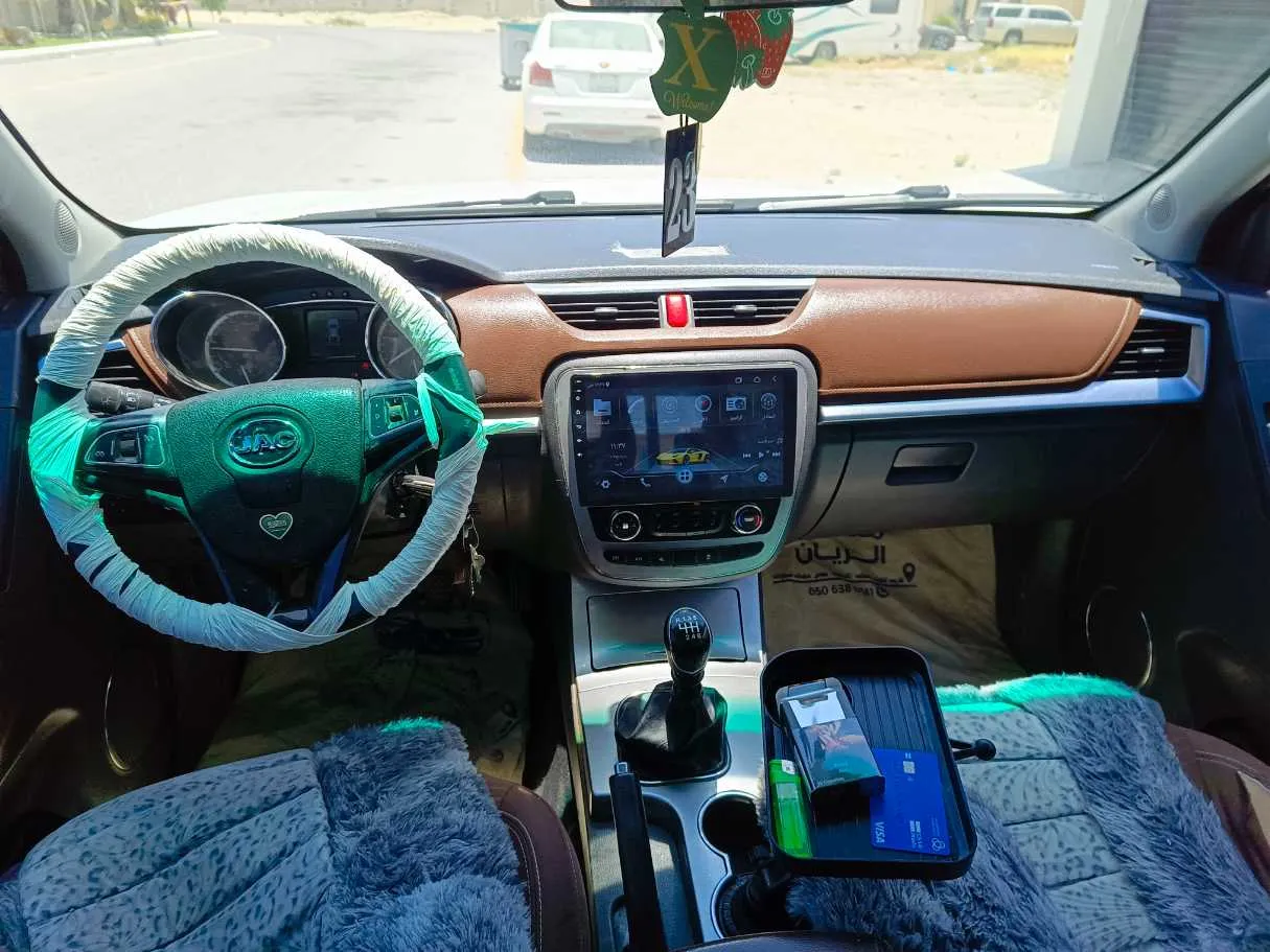 Car image 21