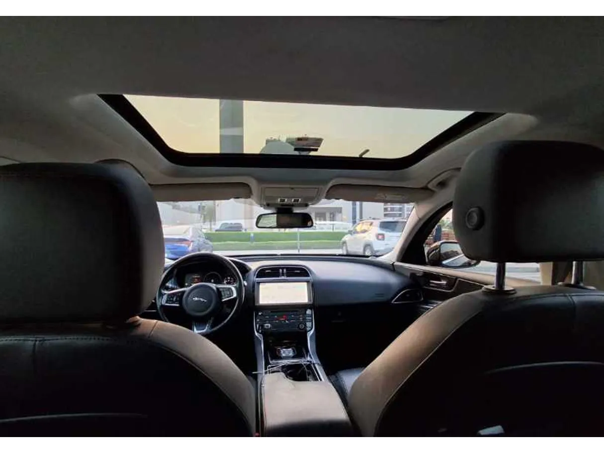 Car image 23