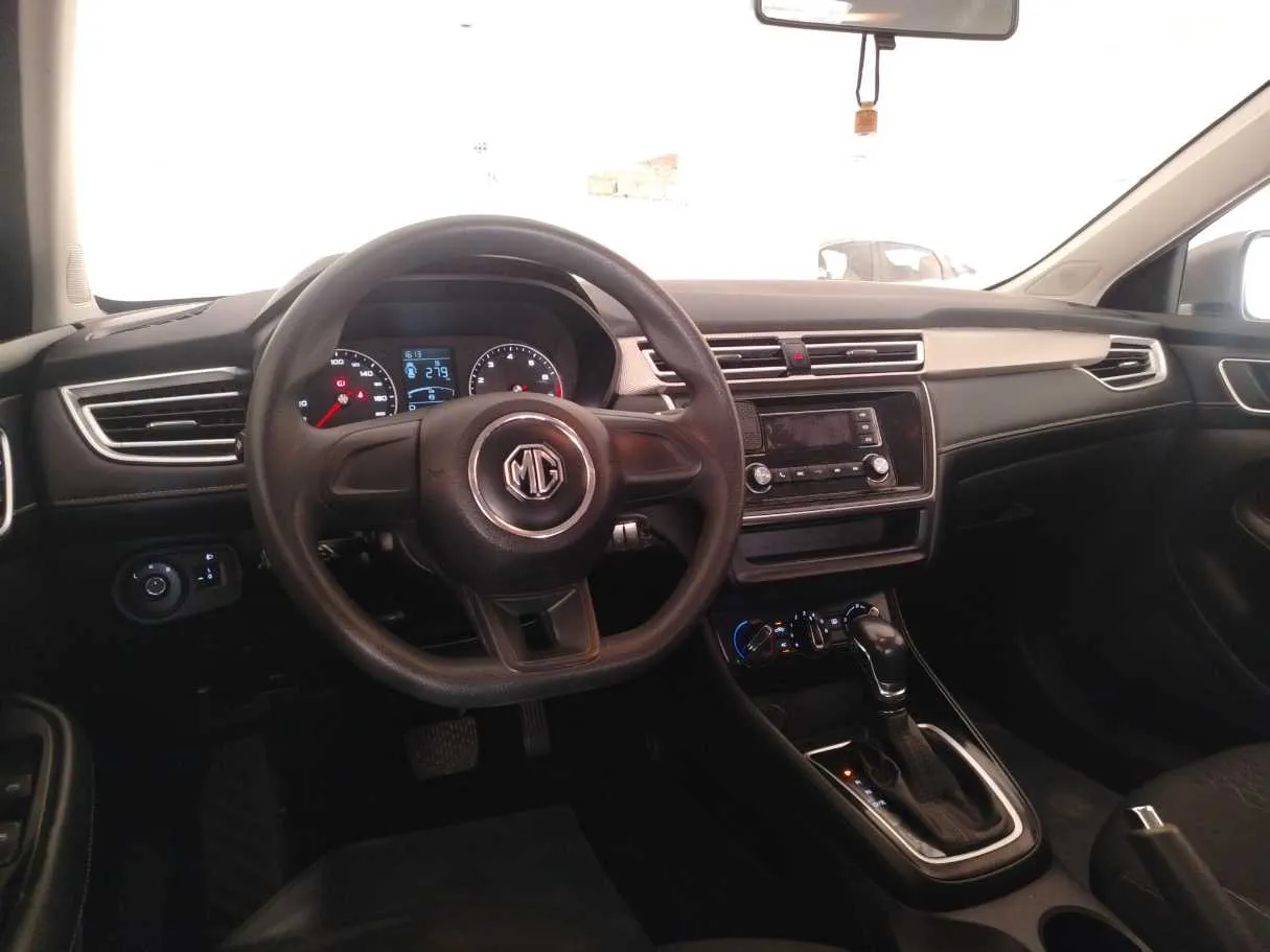 Car image 29