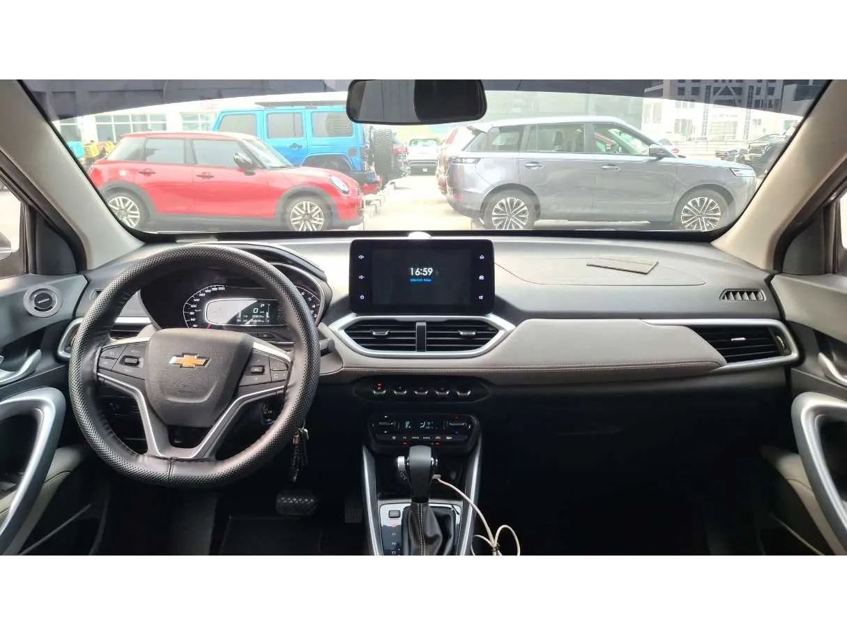 Car image 17