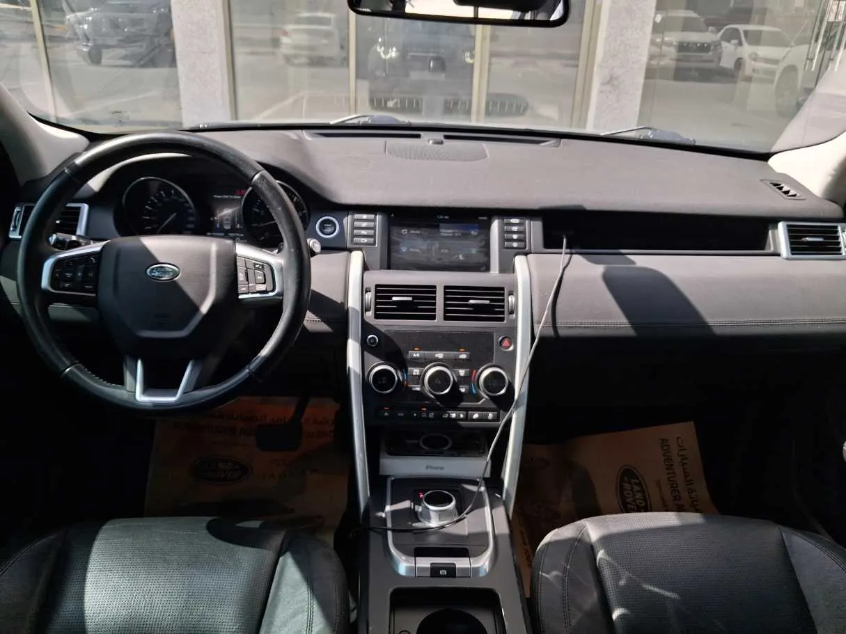 Car image 15