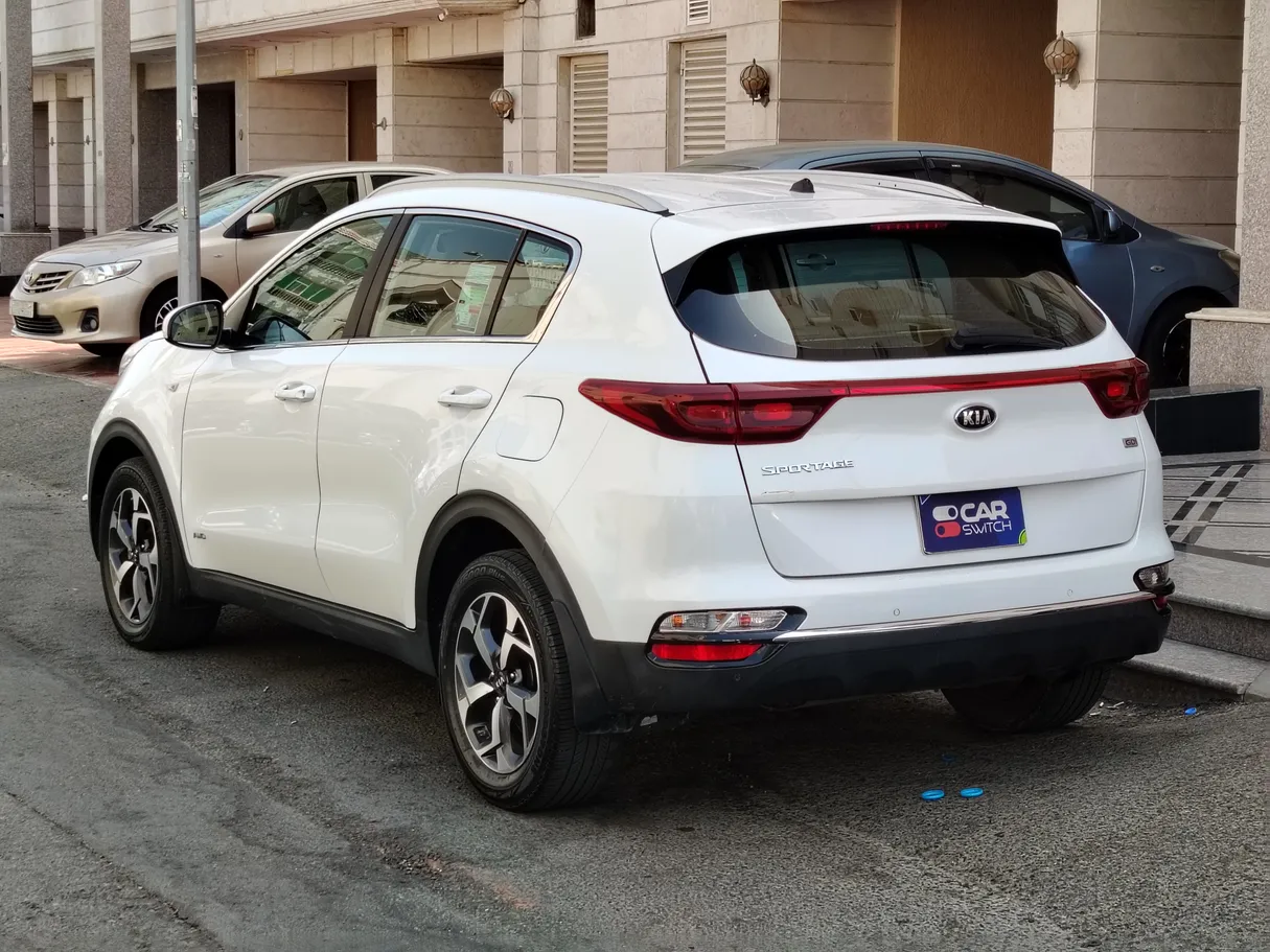 Car image 7