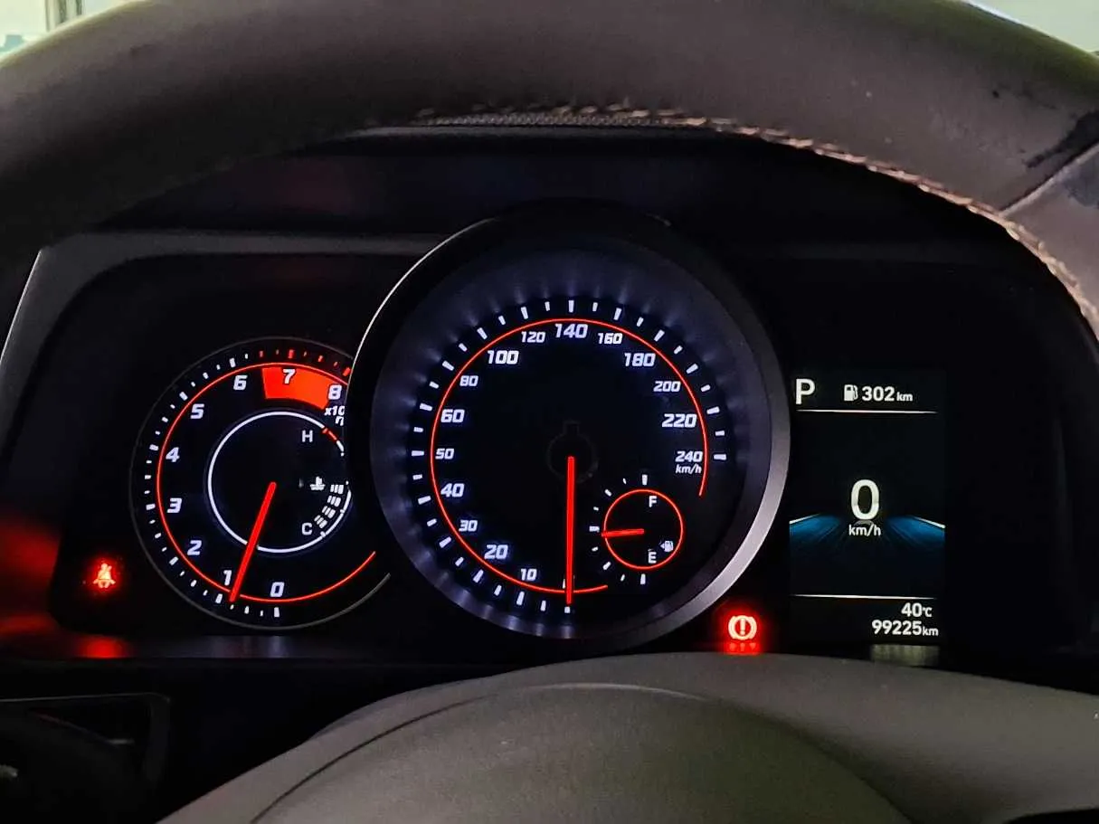 Car image 20