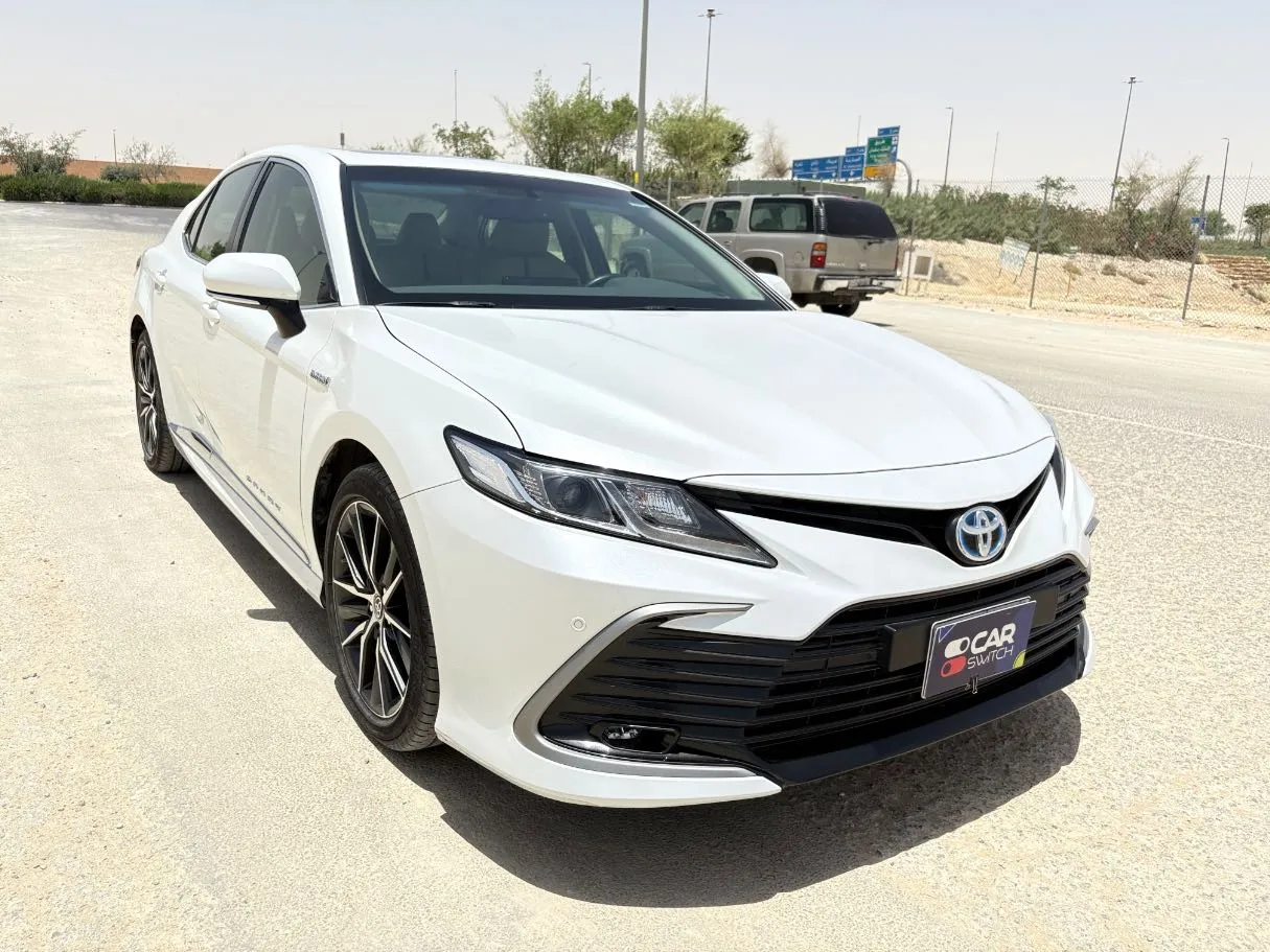 Car image 3