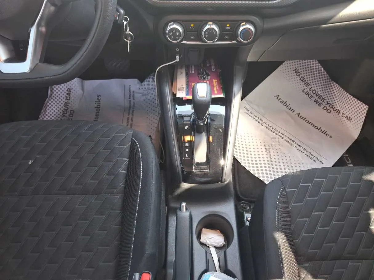 Car image 15