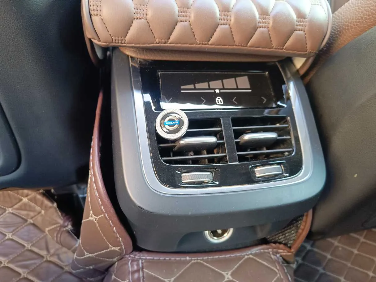 Car image 33