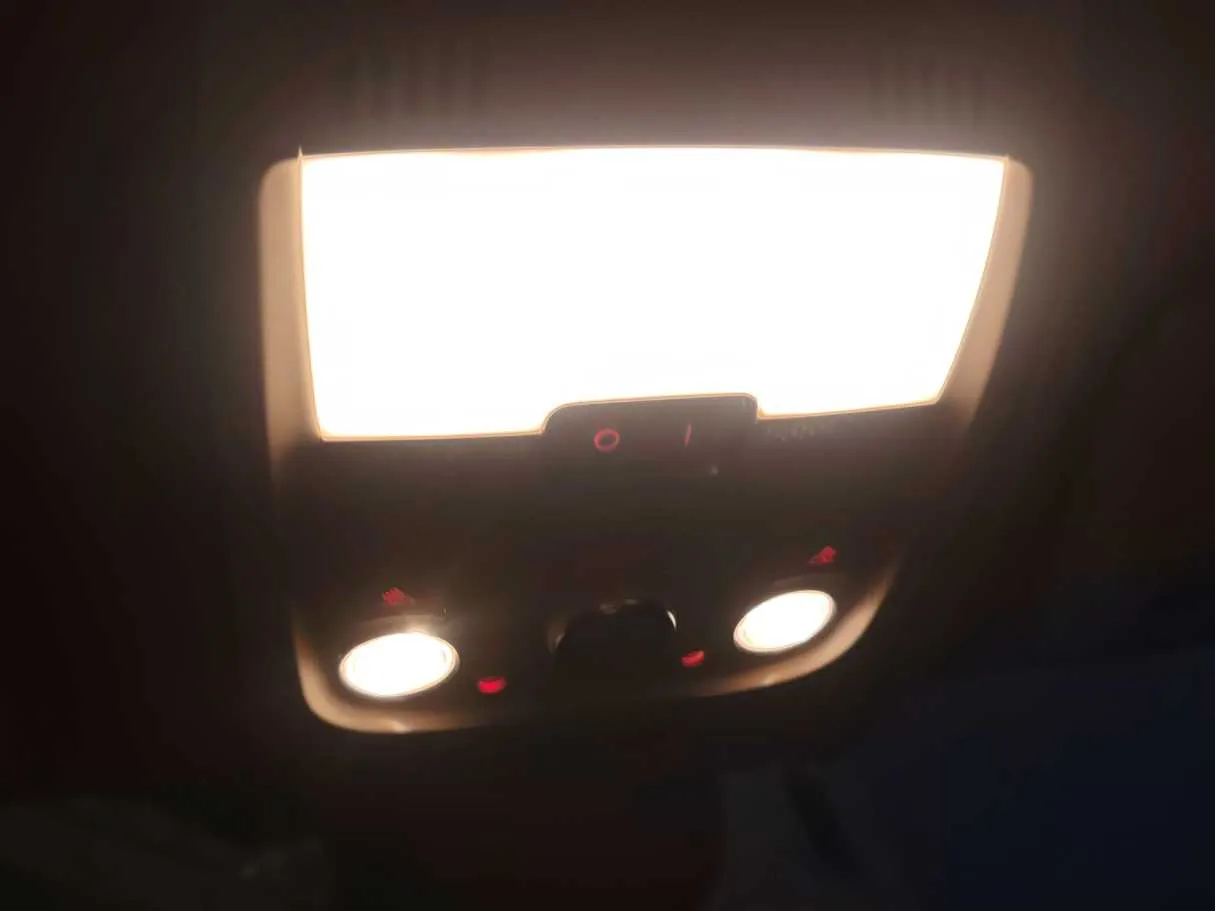 Car image 26