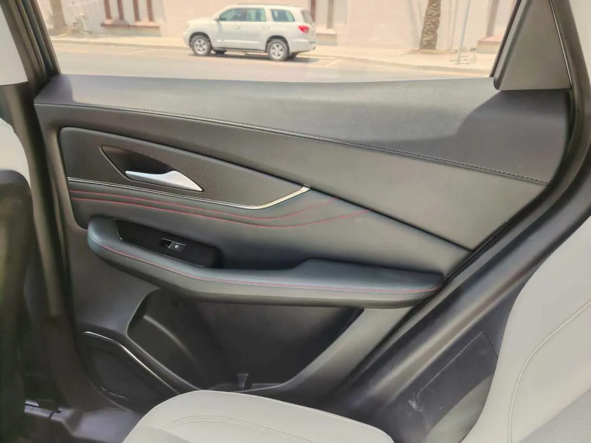 Car image 37