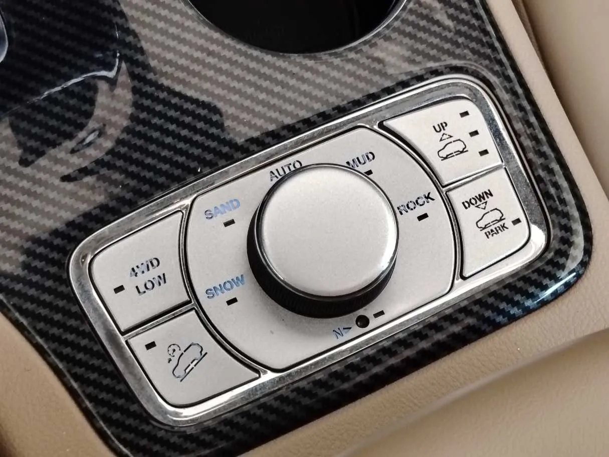 Car image 22