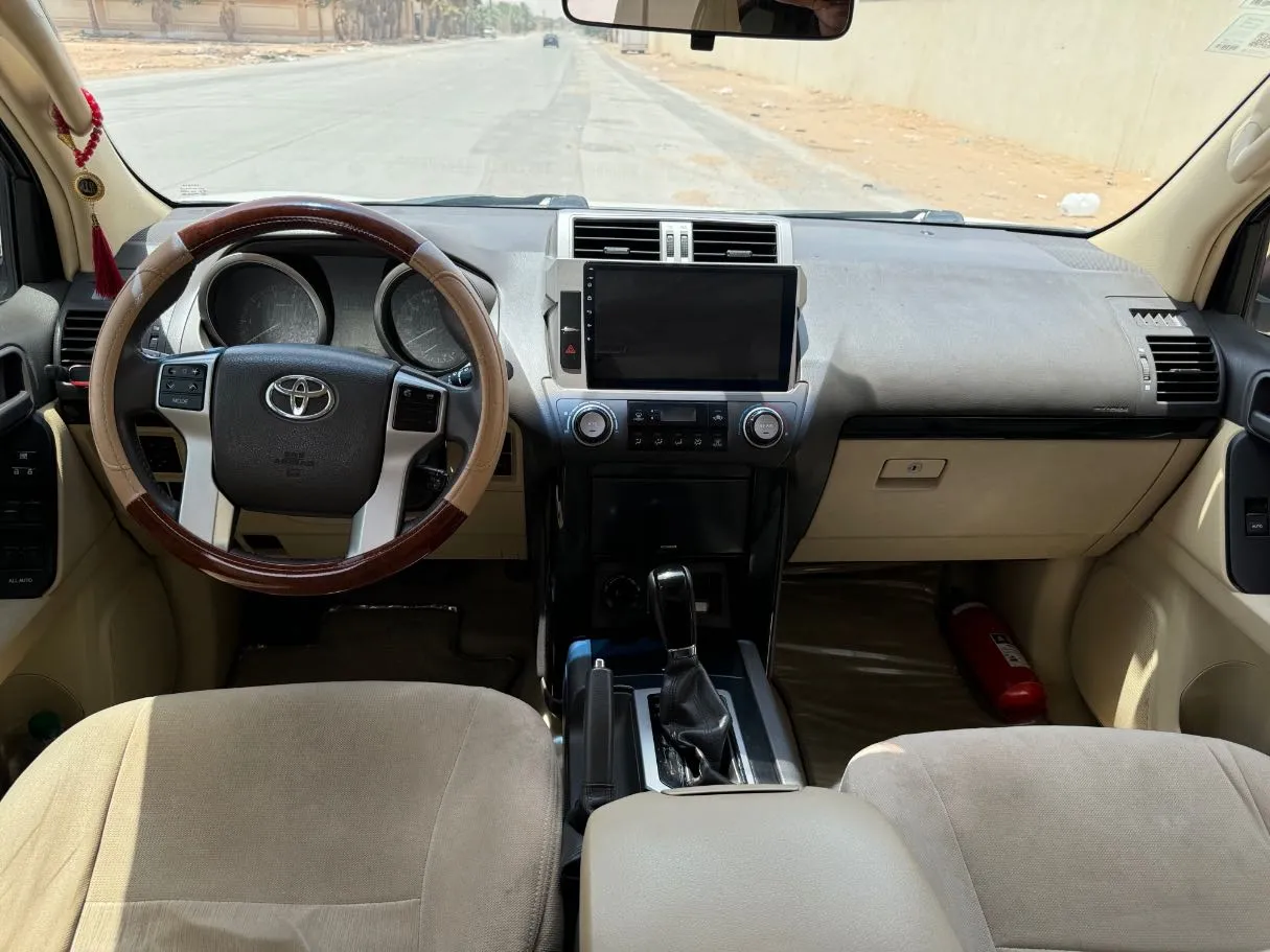 Car image 13
