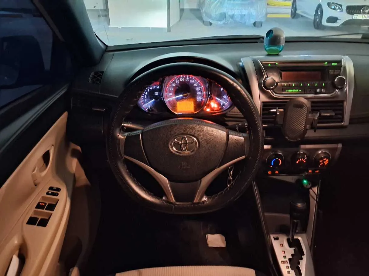 Car image 15