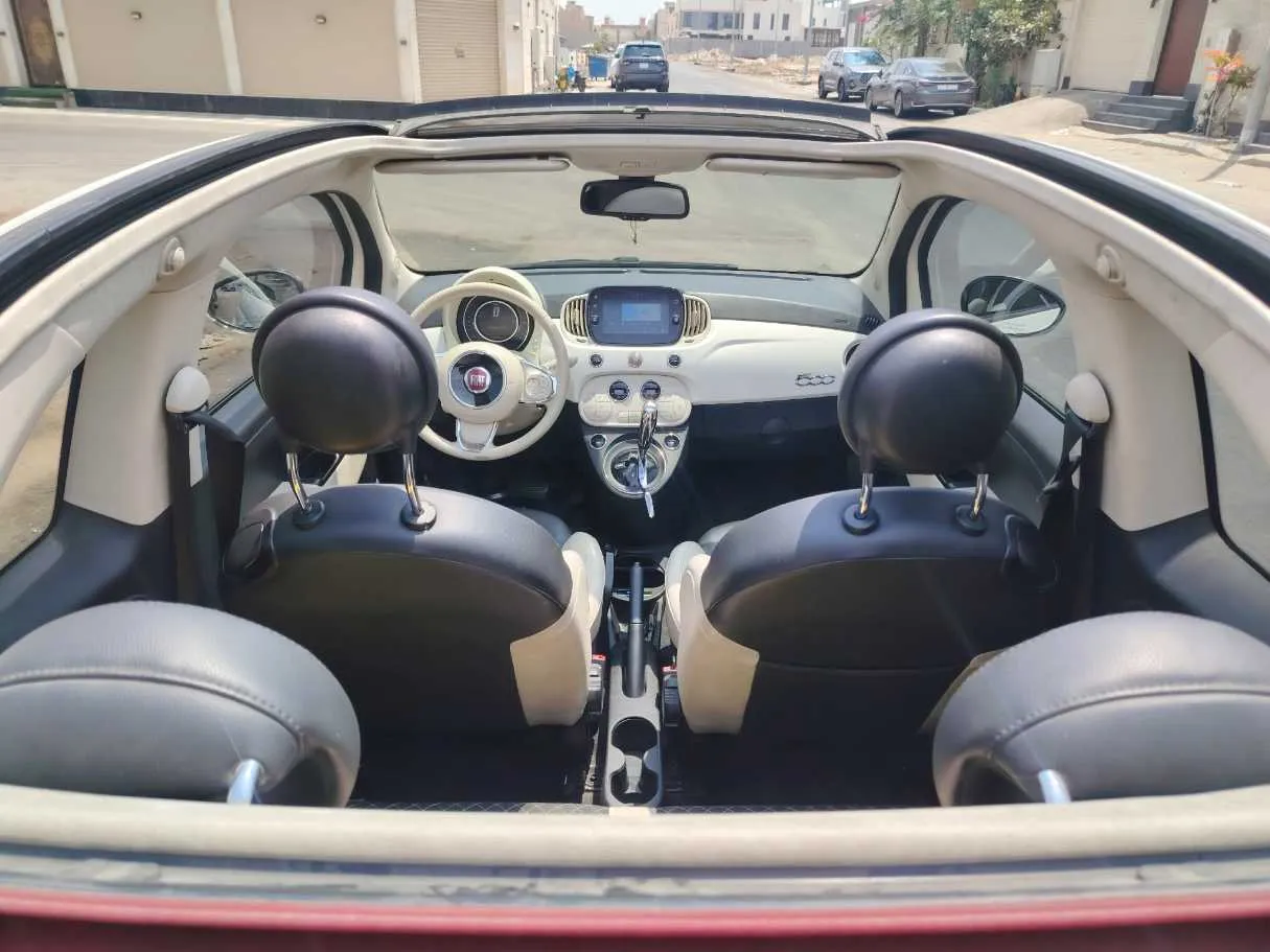 Car image 19