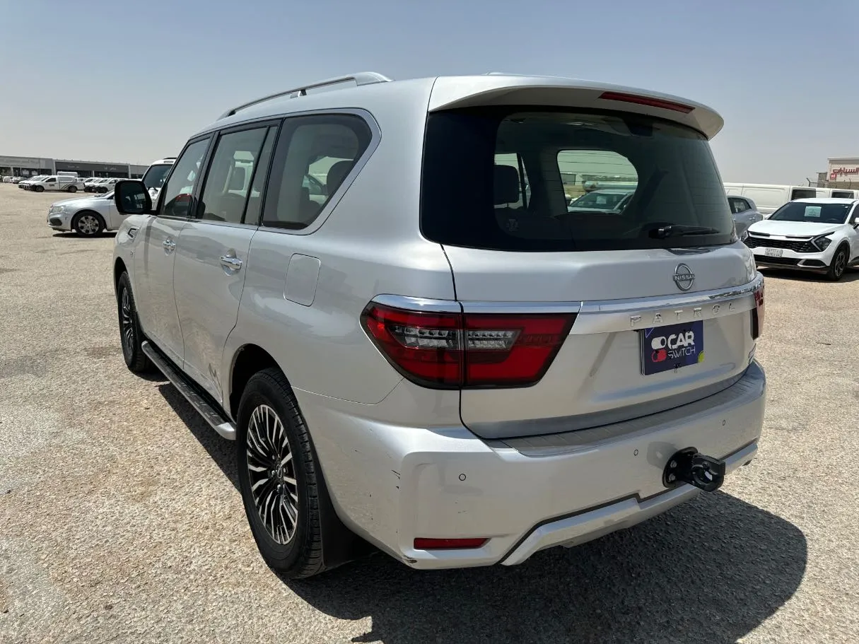 Car image 7