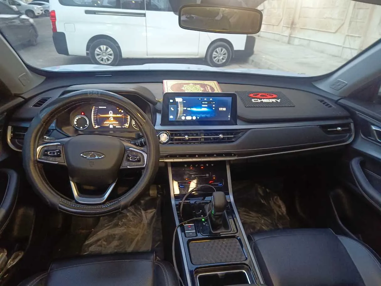 Car image 19