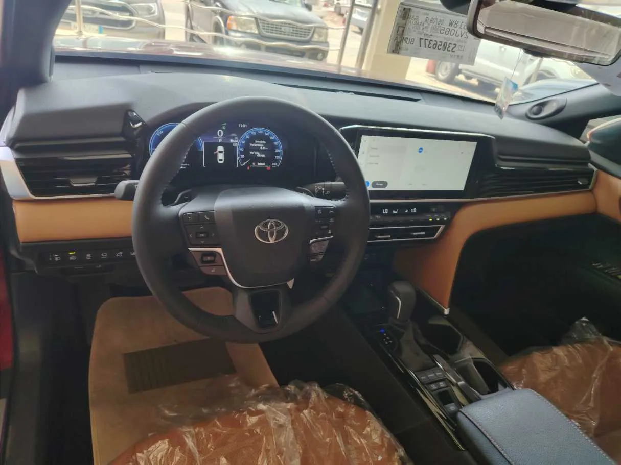 Car image 17