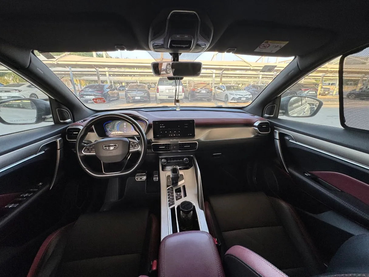 Car image 16