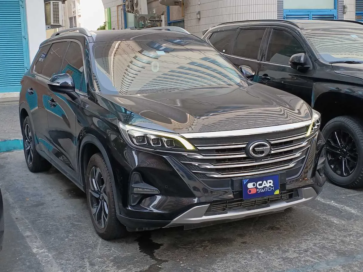 Car image 3