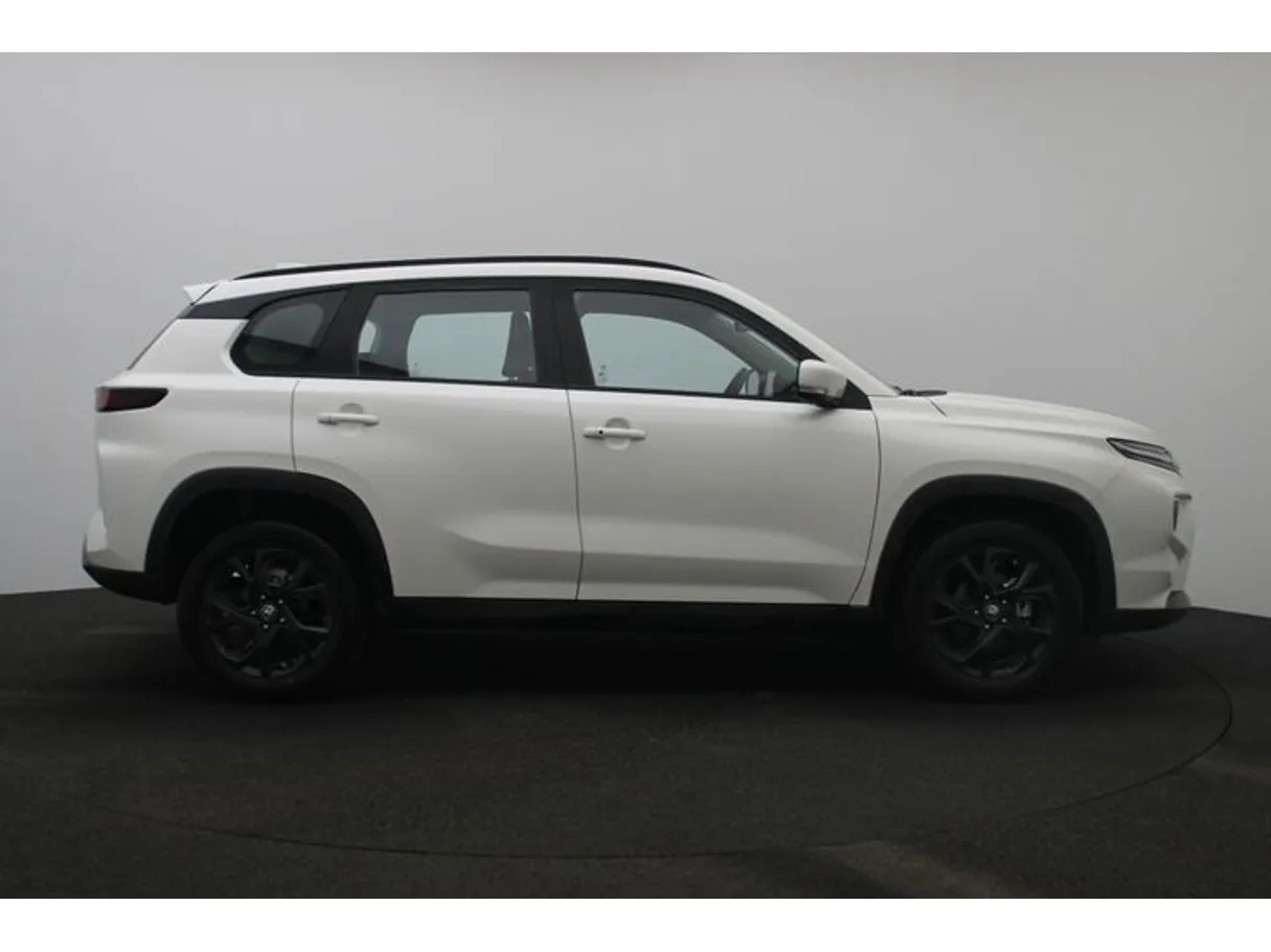 Car image 13