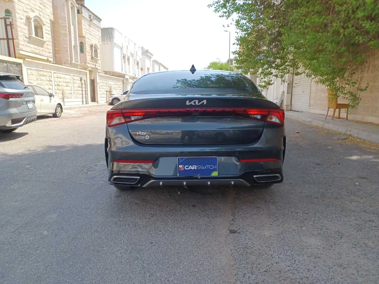 Car image 6