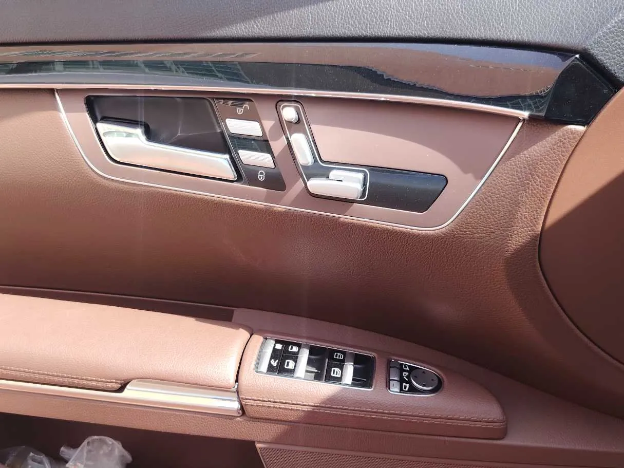 Car image 35