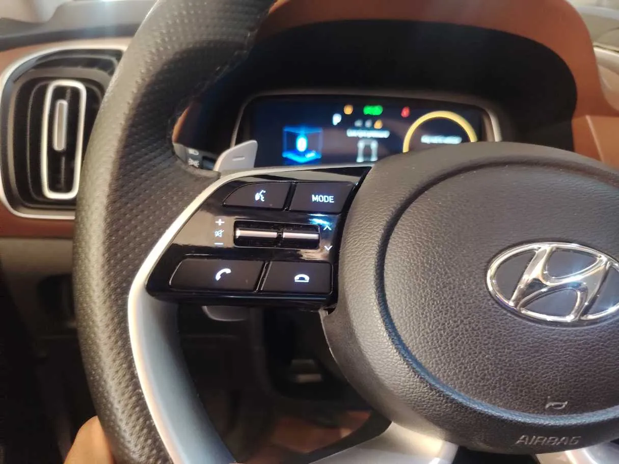 Car image 28