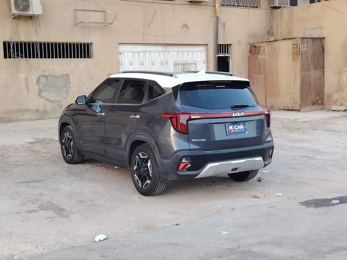 Car image 7