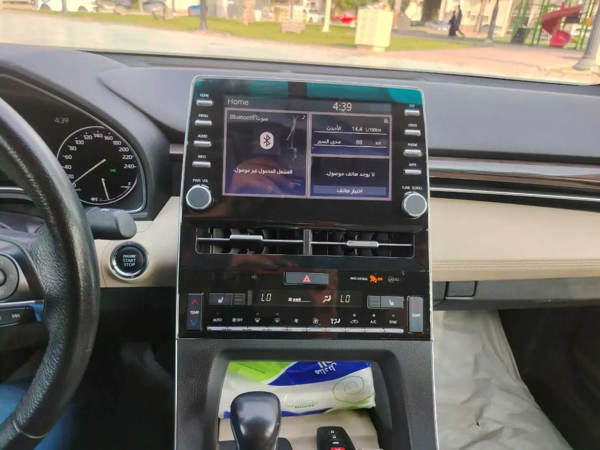 Car image 24