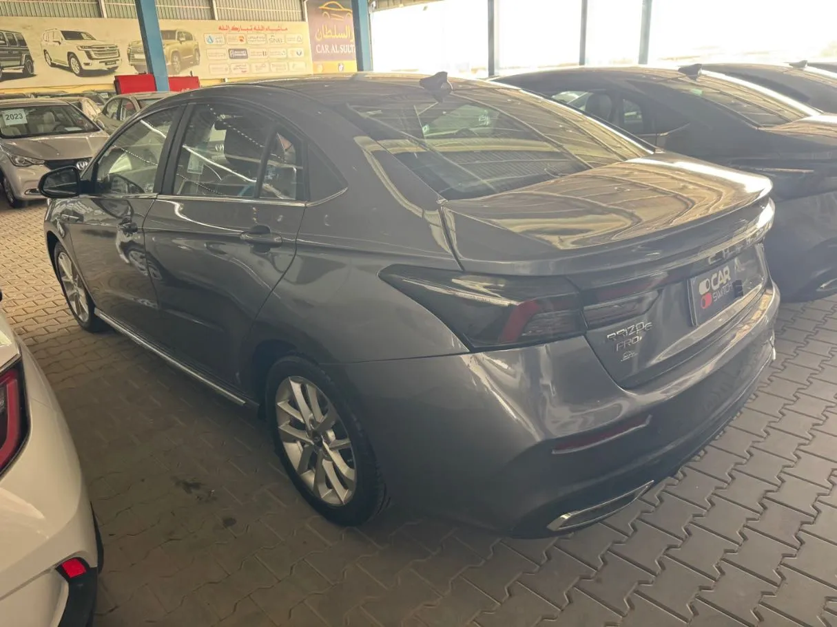 Car image 6