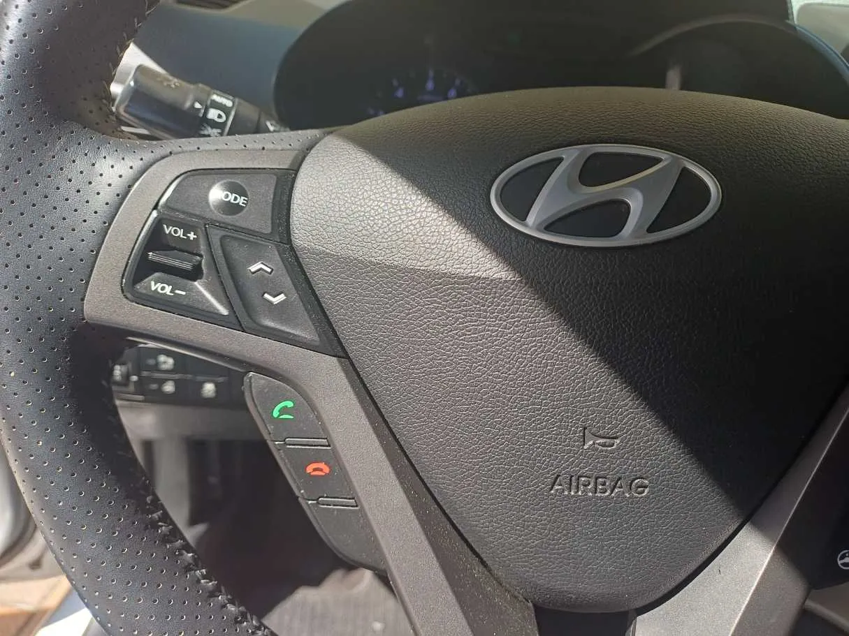Car image 21