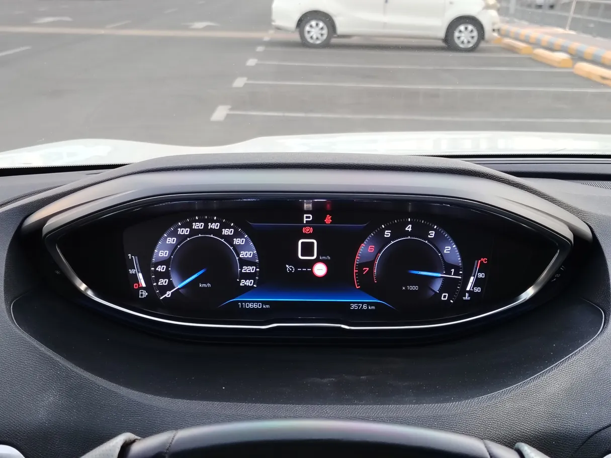 Car image 26