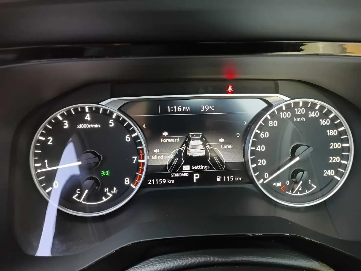 Car image 26