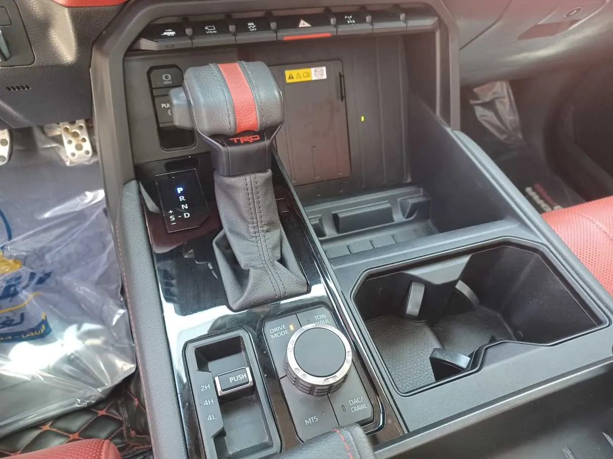 Car image 19