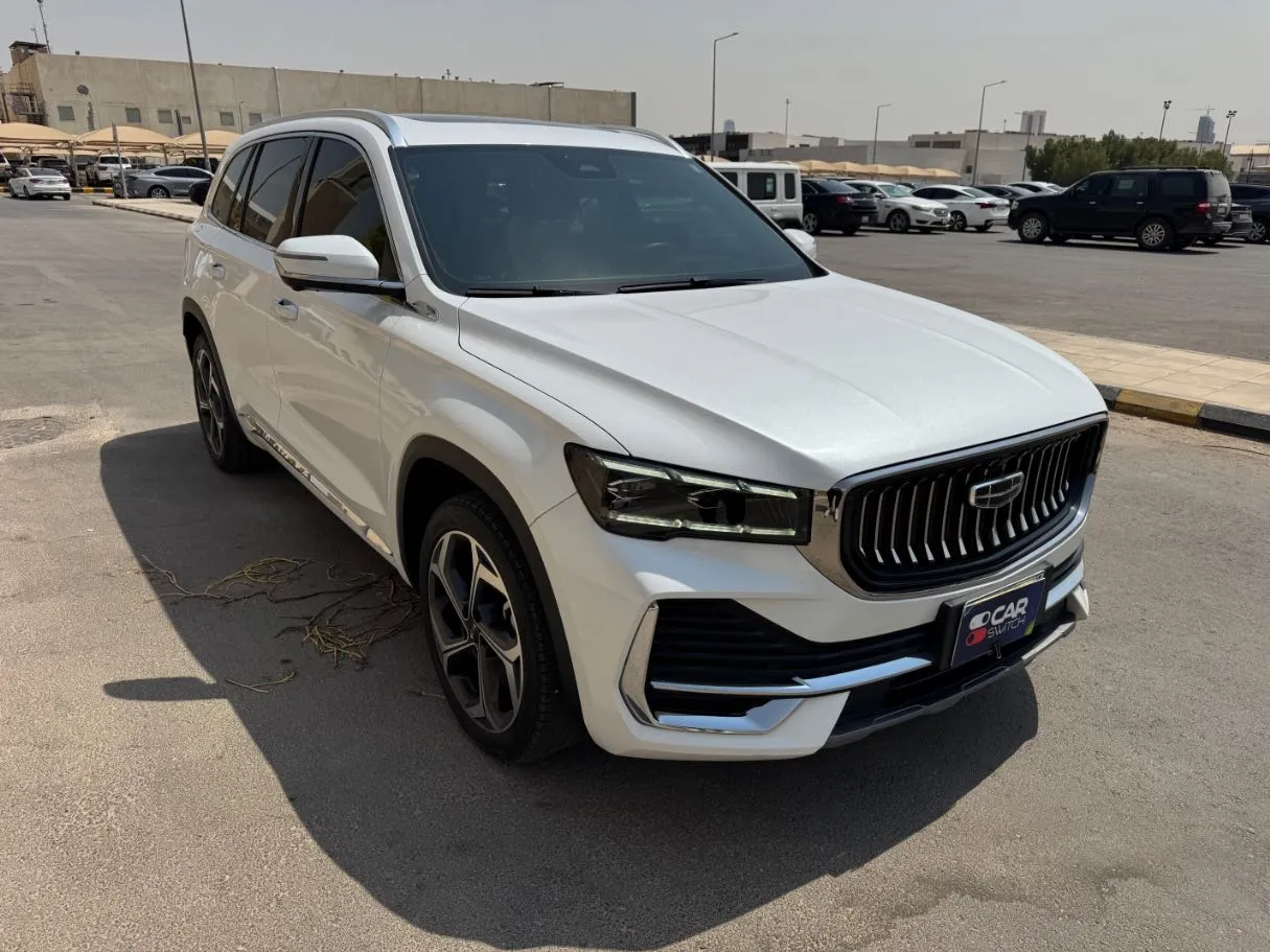 Car image 3