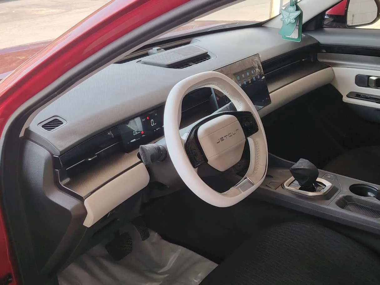 Car image 13