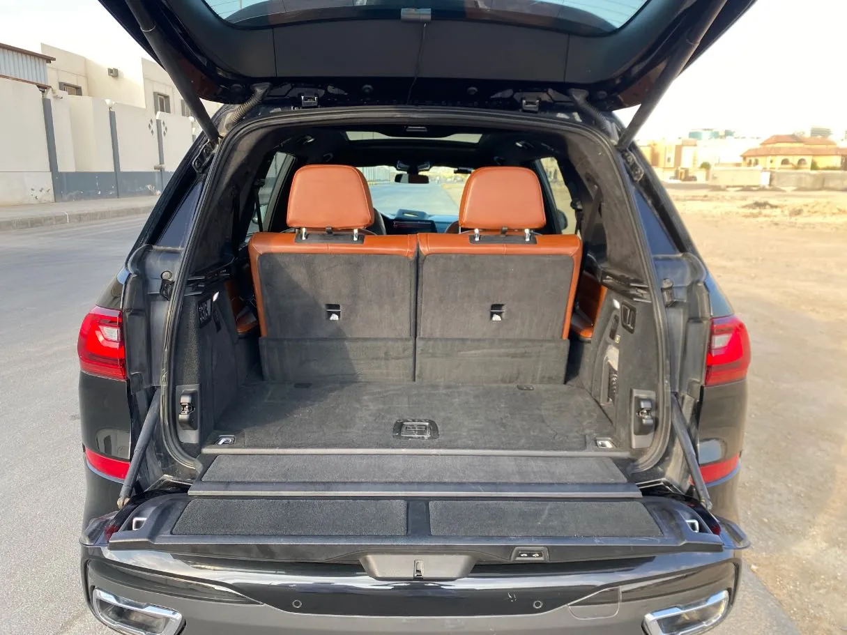 Car image 21