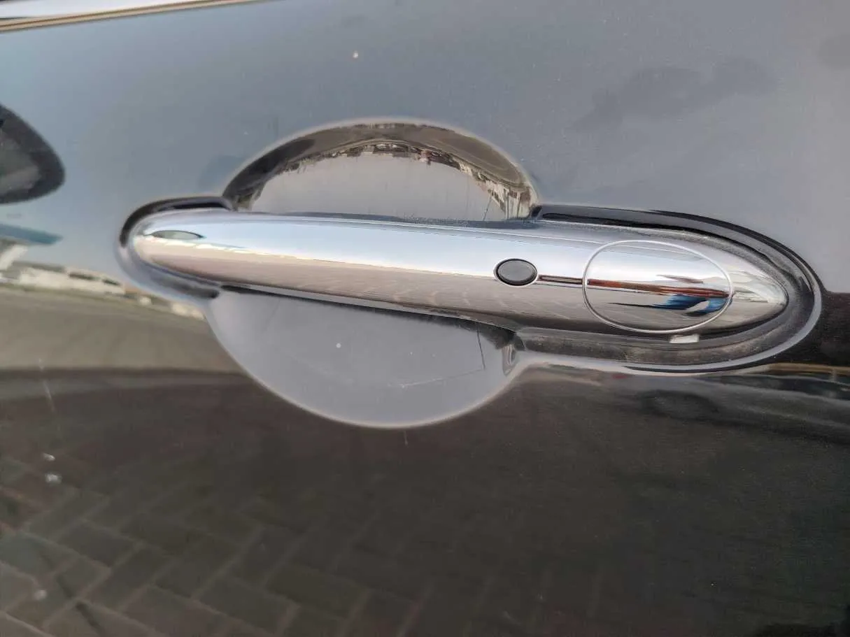 Car image 26