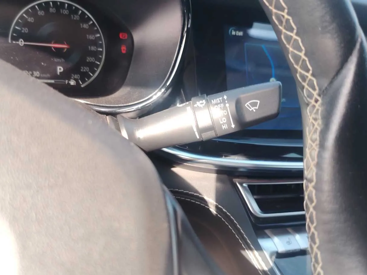 Car image 36
