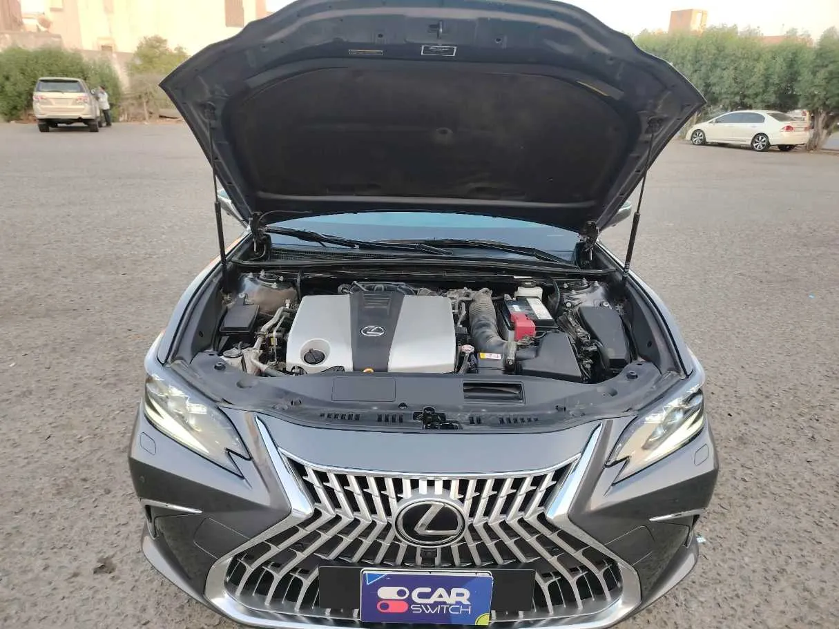 Car image 47