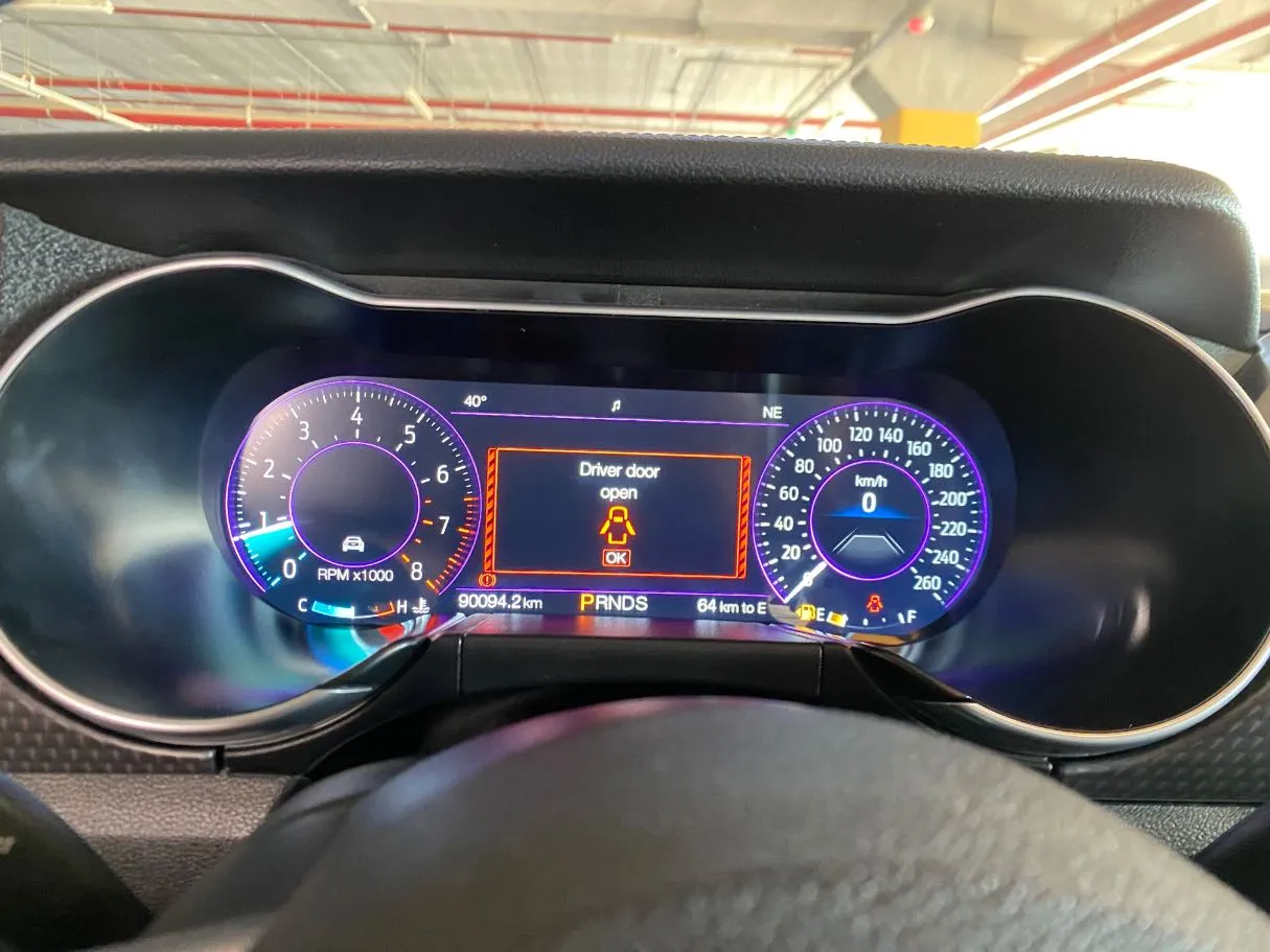 Car image 16