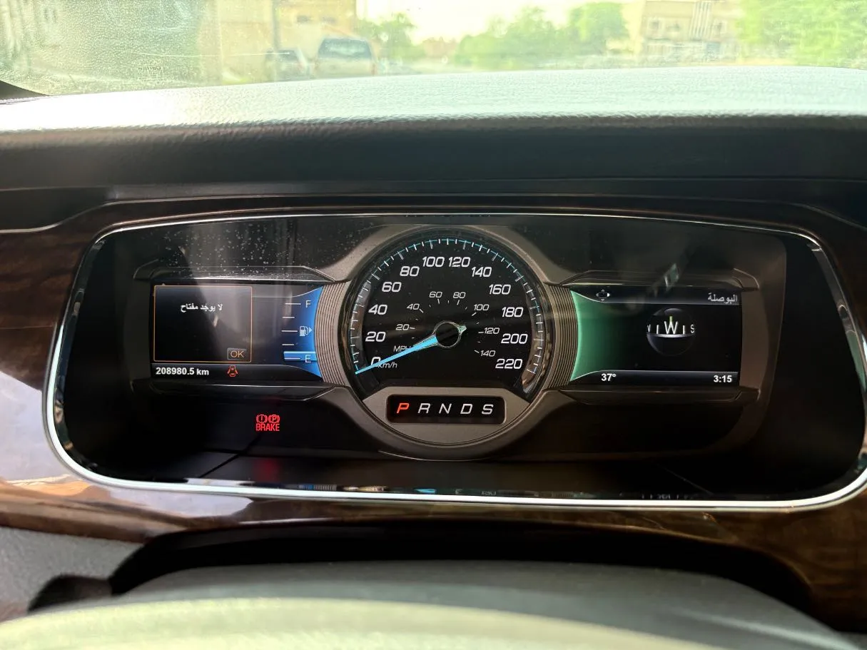 Car image 24