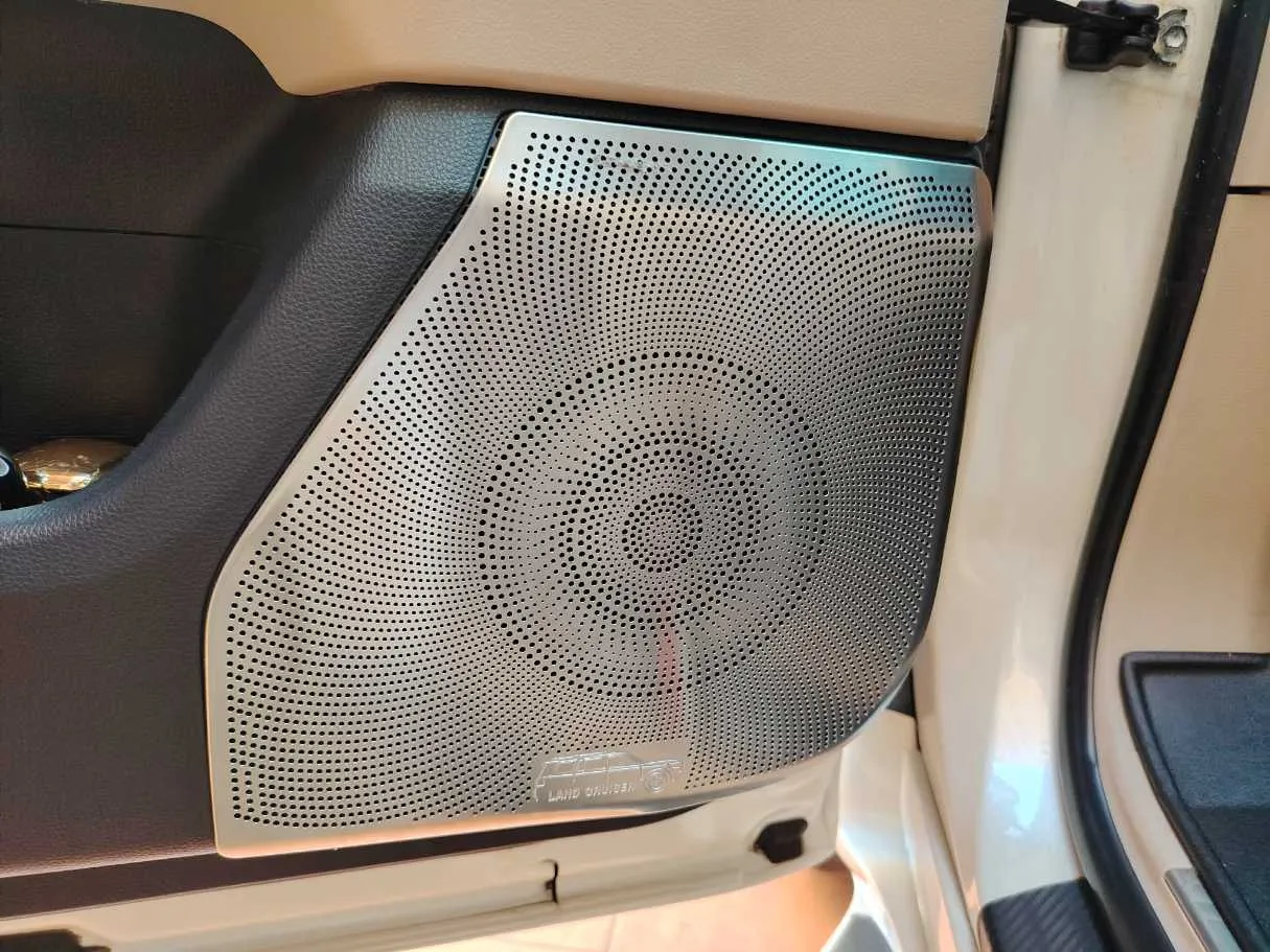 Car image 34