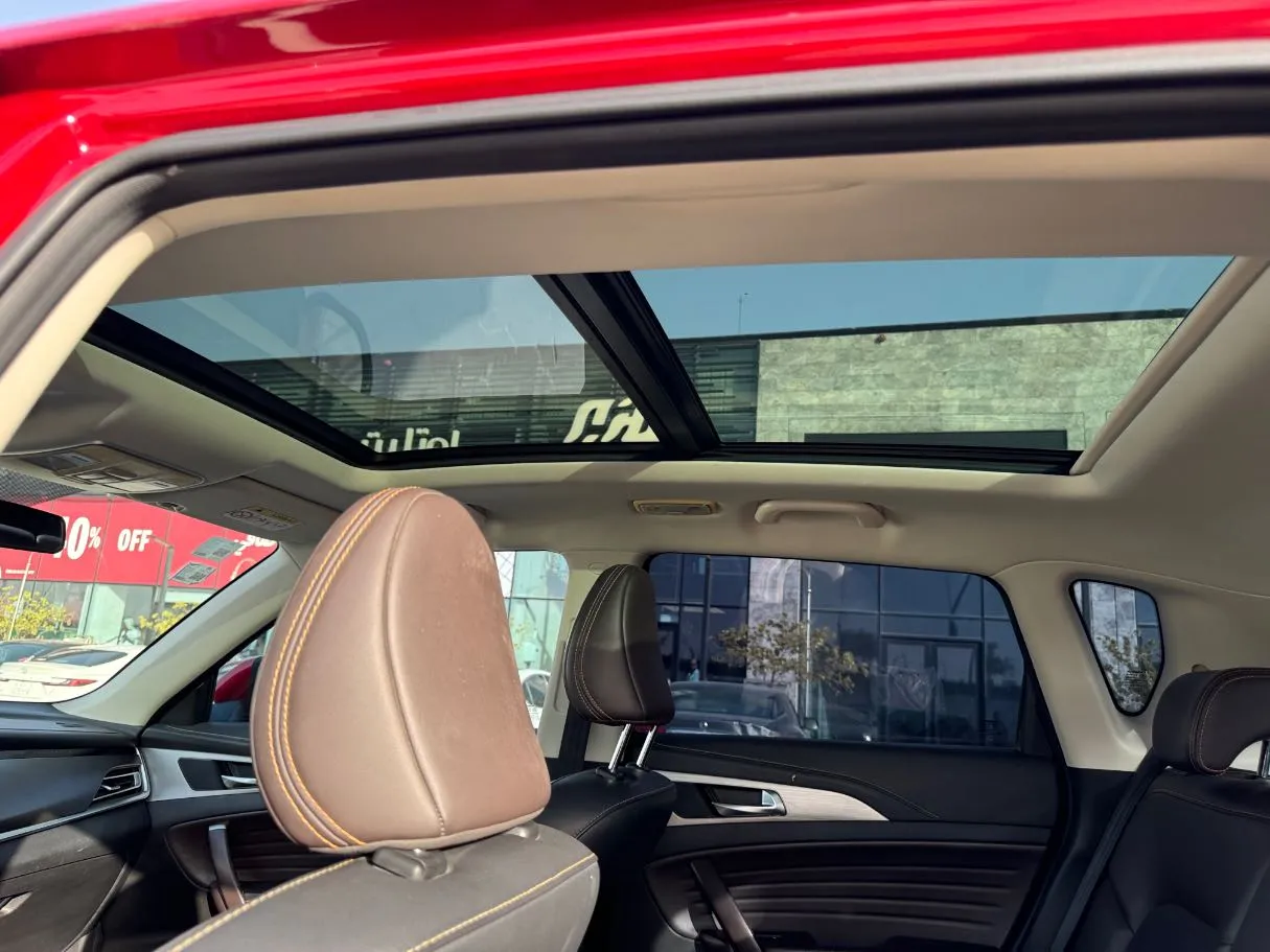 Car image 16