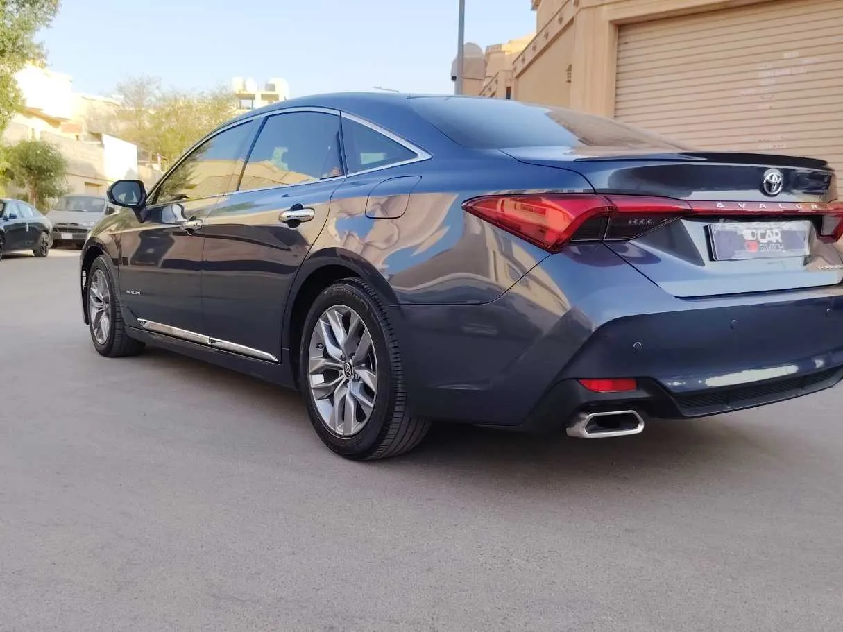 Car image 7