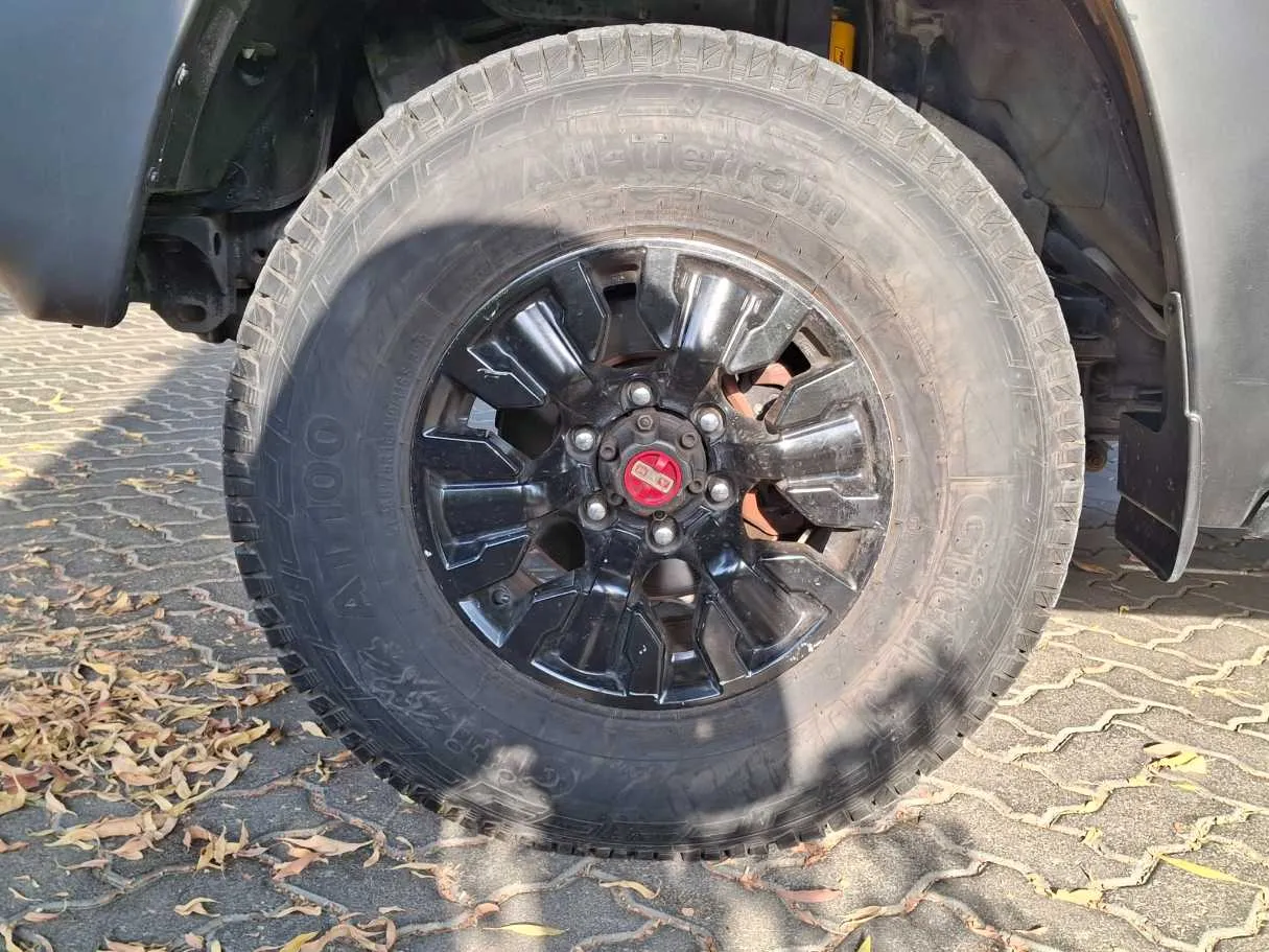 Car image 9
